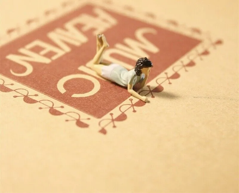 1:64 Painted Figure Model Miniature Resin Diorama Sand Outdoor Camping picnic