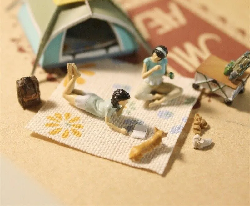 1:64 Painted Figure Model Miniature Resin Diorama Sand Outdoor Camping picnic