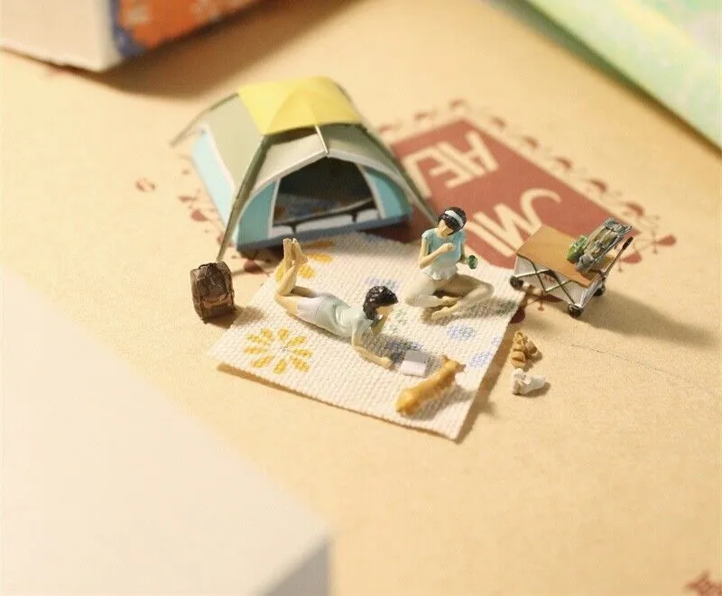 1:64 Painted Figure Model Miniature Resin Diorama Sand Outdoor Camping picnic