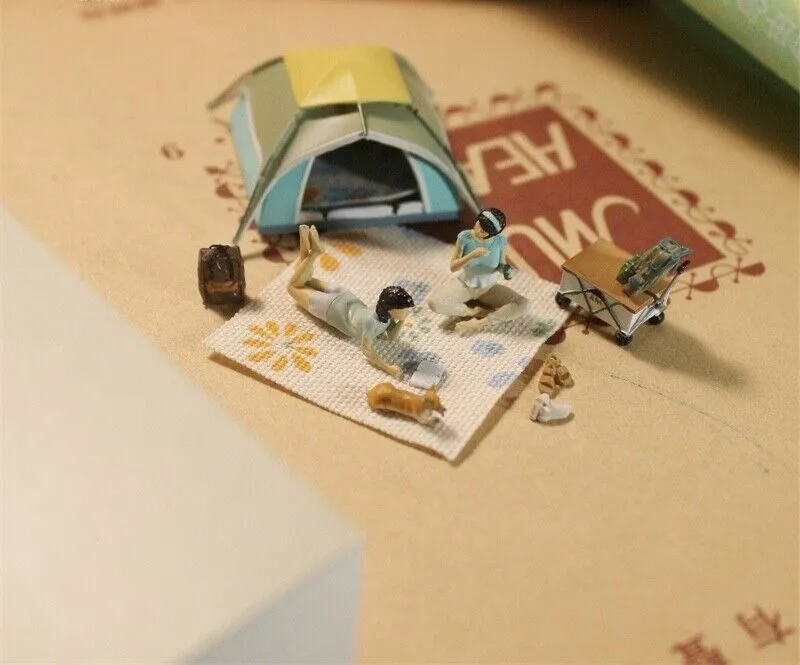 1:64 Painted Figure Model Miniature Resin Diorama Sand Outdoor Camping picnic