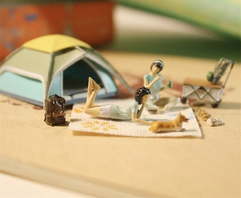 1:64 Painted Figure Model Miniature Resin Diorama Sand Outdoor Camping picnic