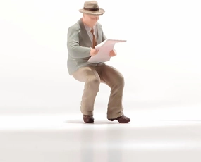 1:43 Scale Miniatures Figurine Hand Painted Tiny People Resin Diorama Figures Action Figure for Cars Vehicles Landscapes Photography Props Ornament (Newspaper Reading Man)
