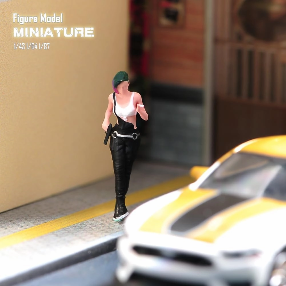 1/87 1/64 1/43 1/24 Scale Miniature Action Figure Doll Model Cool Girl Soldier Judy Resin Figurine Model Creative Scene Dolls Props for Car Toys (Painted, 1:24 Scale)