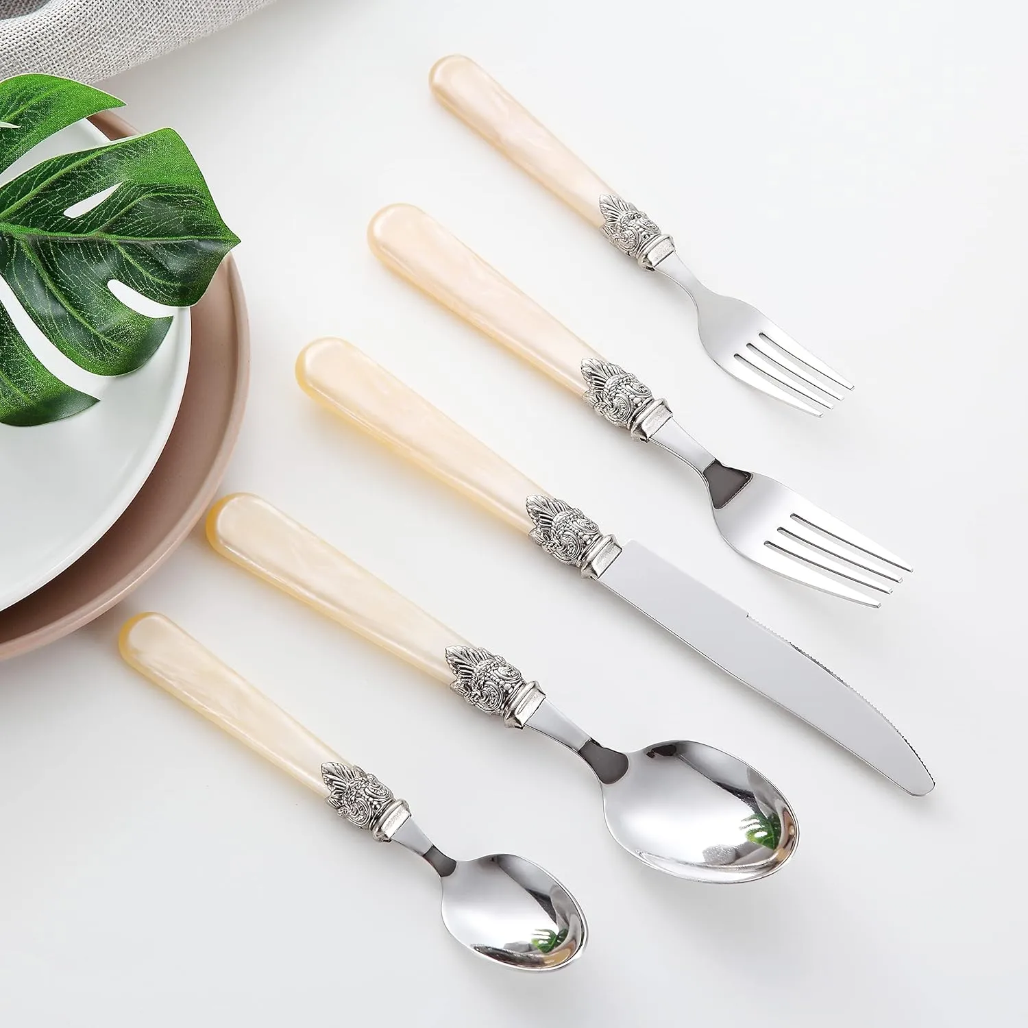 20 pieces 18/10 Stainless Steel Silverware Sets With Champagne Handle,Vintage Cutlery Sets,Sliverware set Service for 4,Dishware Safe (20,champagne)