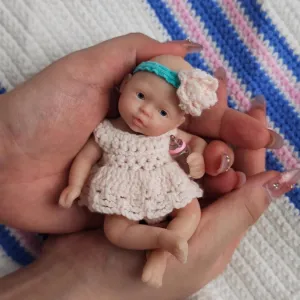 4.5 Inch Cute Mini Silicone Baby Girl, Lifelike Eyes Open Blue Eyes Baby, Realistic Soft Full Silicone Mini Baby Dolls with Feeding Accessories