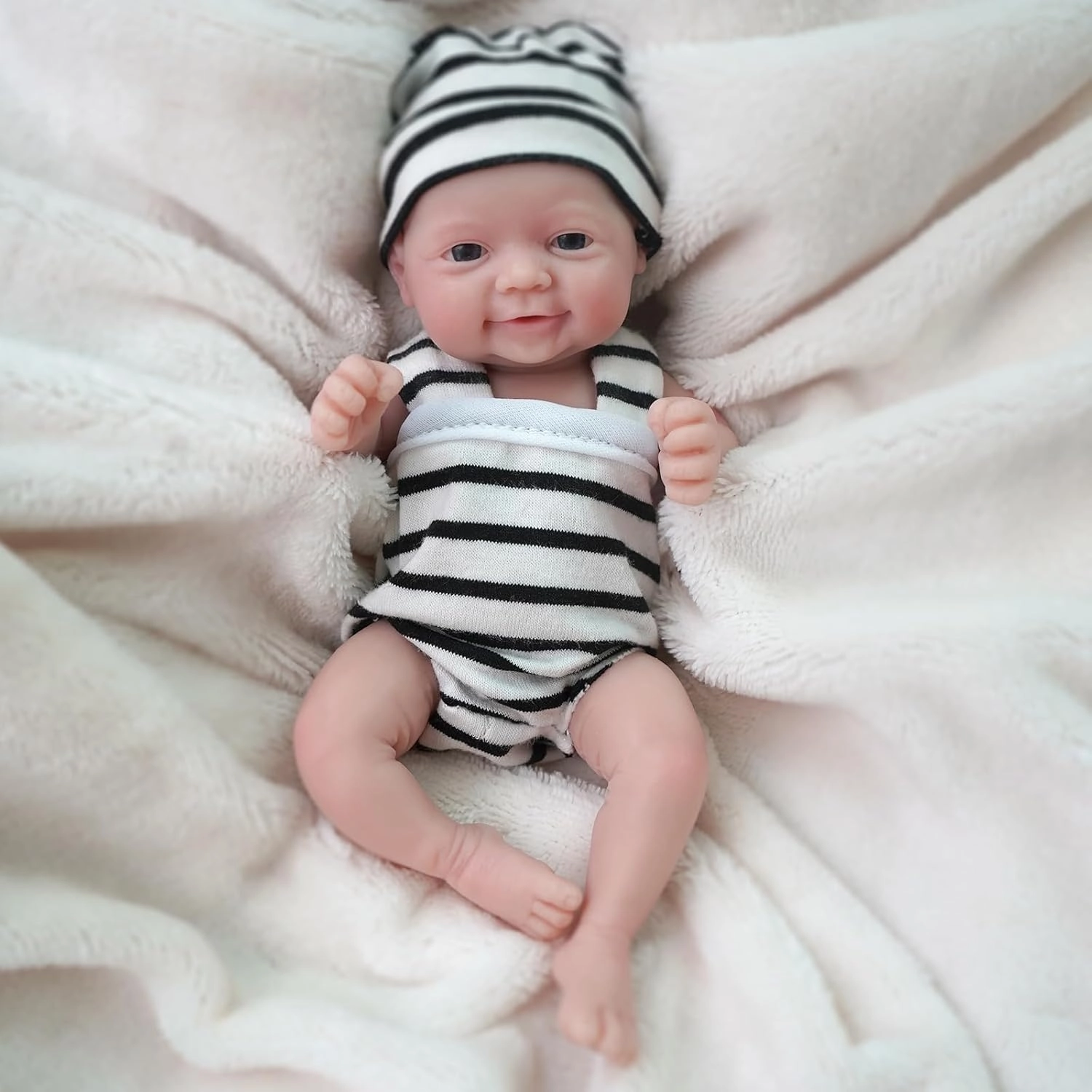 7 Inch Miniature Silicone Babies Doll Reborn Baby Doll Silicone Ful Body Realistic Eyes Open Cute Baby Boy That Look Real Micro Newborn Soft Anti Stress Doll（Extra Free Mini Diaper）