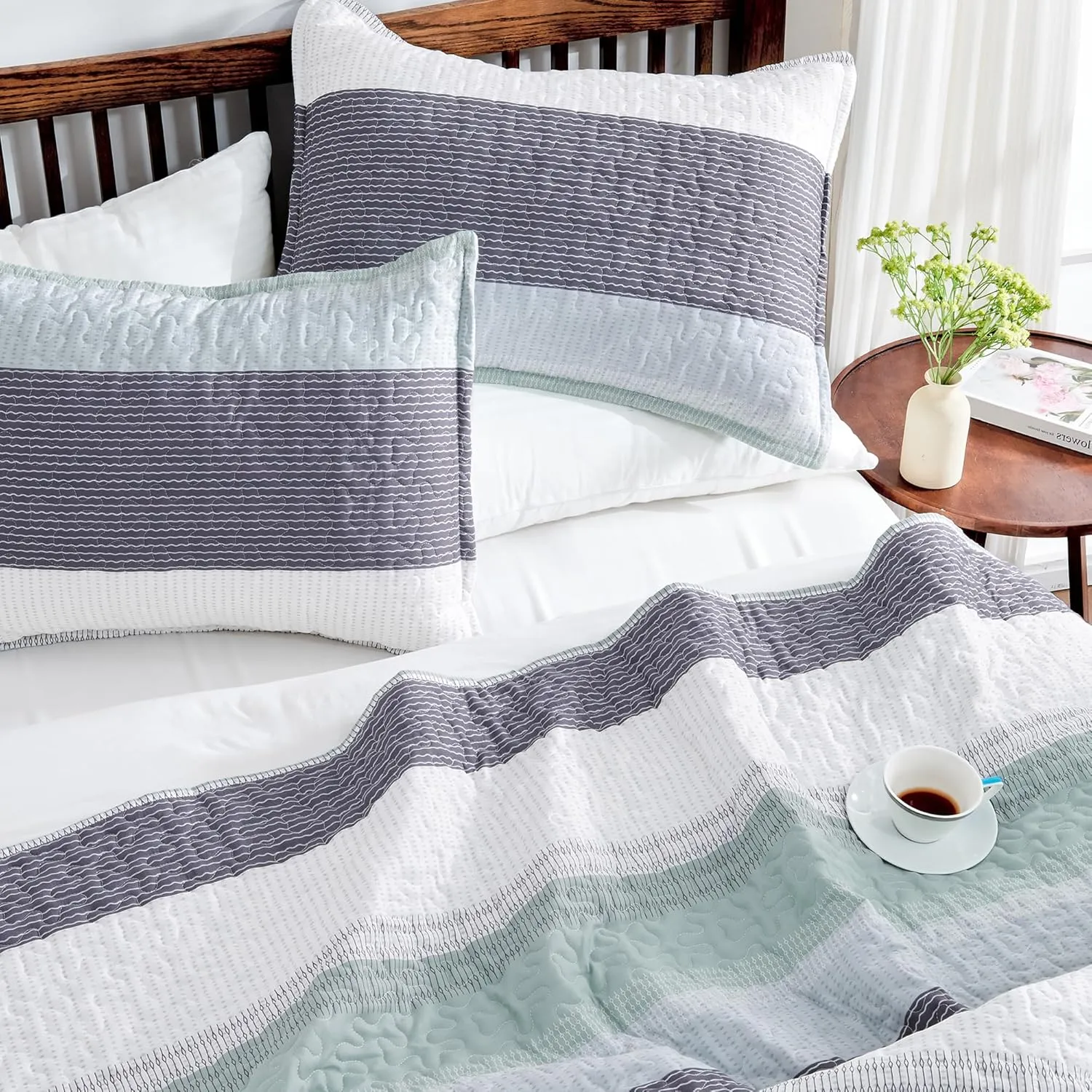 Andency King Size Quilt Set Sage Green, 3 Pieces Mint Green Ultra Soft Lightweight Bedspreads & Coverlets Set, Patchwork Striped Quilted Bedding Sets for All Seasons (1 Quilt, 2 Pillow Shams)
