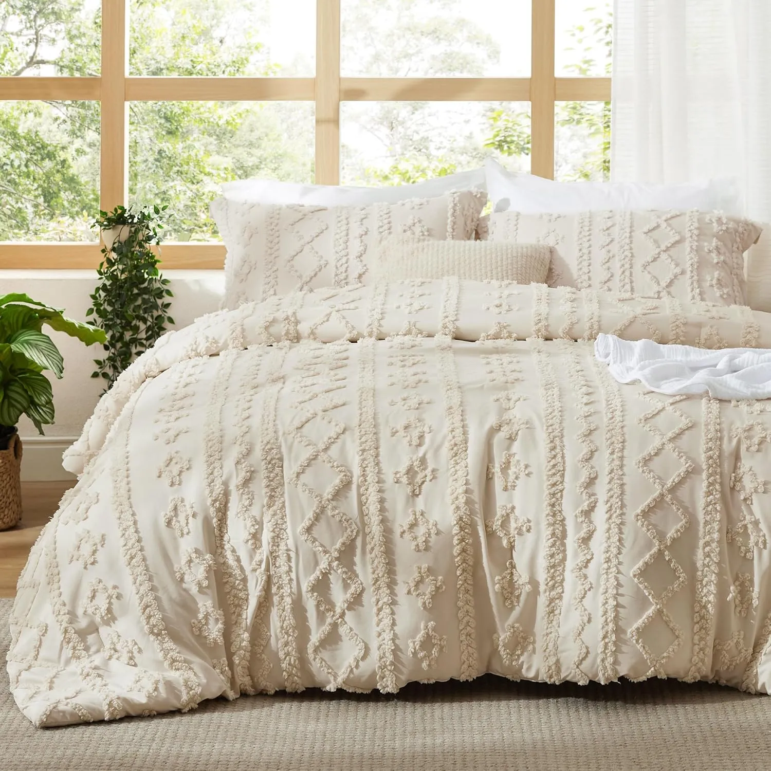 Bedsure Tufted Boho Comforter Set California King Size - Beige Boho Bed Set, GentleSoft™ 3 Pieces Farmhouse Shabby Chic Embroidery Bedding, Gifts for Woman, Soft Jacquard Comforter for All Seasons