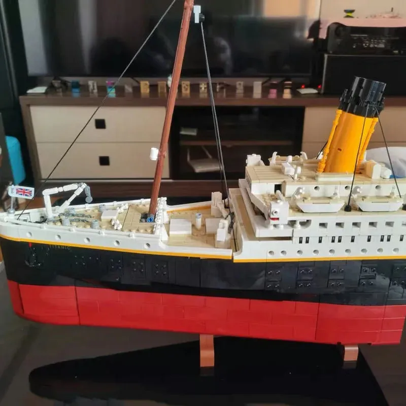 Building Blocks MOC RMS Titanic Steam Ship Boat Bricks Toys