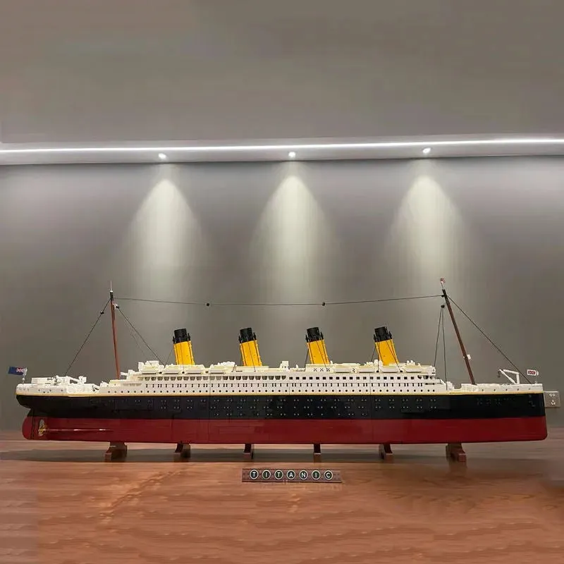 Building Blocks MOC RMS Titanic Steam Ship Boat Bricks Toys