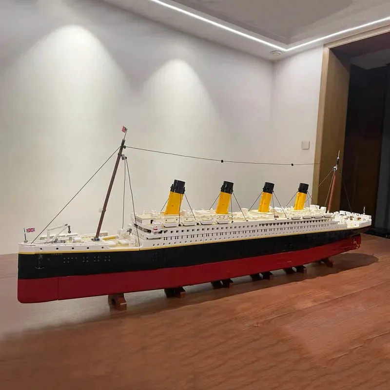 Building Blocks MOC RMS Titanic Steam Ship Boat Bricks Toys