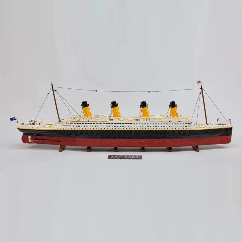 Building Blocks MOC RMS Titanic Steam Ship Boat Bricks Toys
