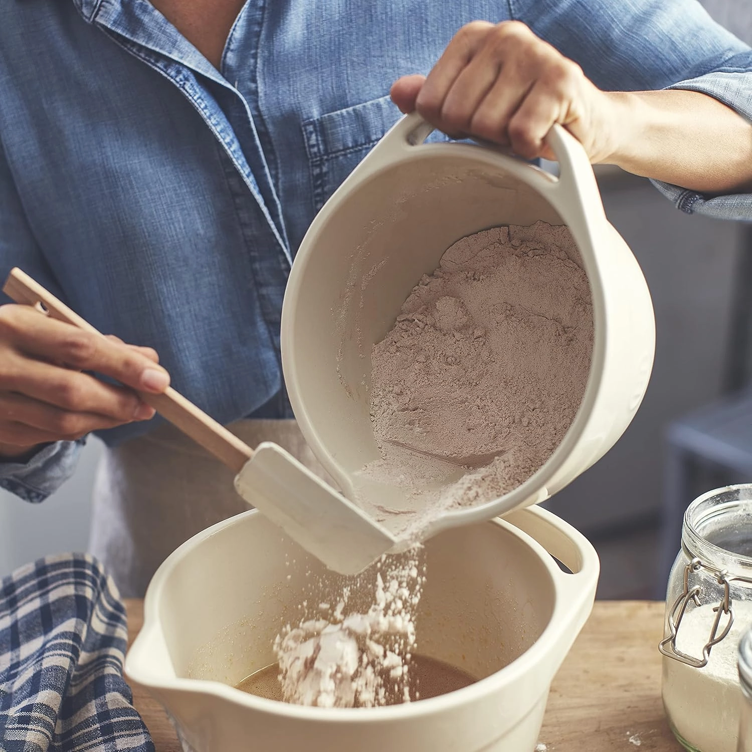 Emile Henry Large Mixing Bowl, 11.5" x 9.2" x 6.3", Clay