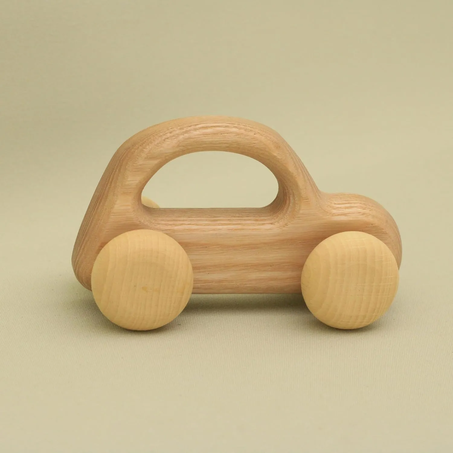 Free Shipping Natural Baby Car Retro I, LBC41 : Eco-Friendly Gift with Montessori and Waldorf Educational Influence Lotes Toys Baby Gift