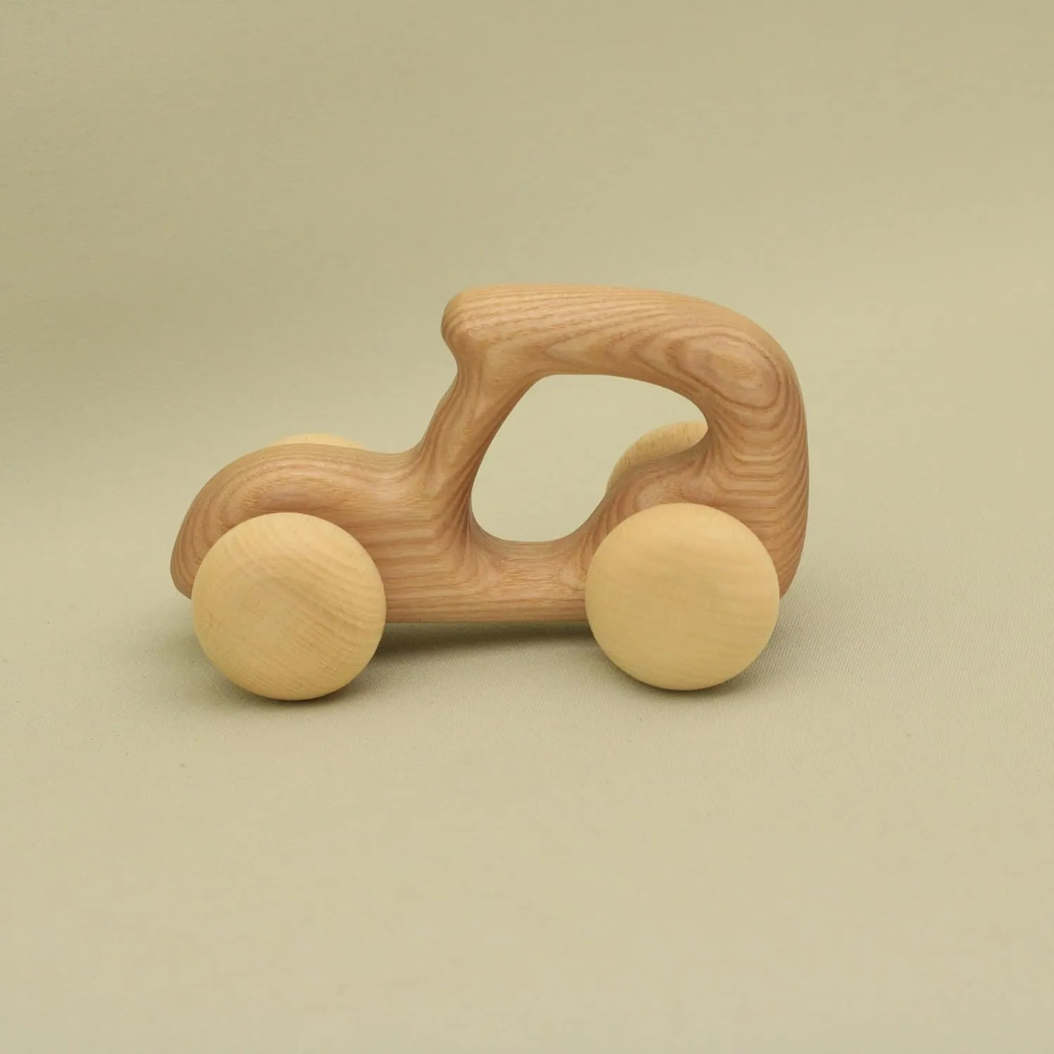 Free Shipping Natural Baby Car Retro IV, LBC44 : Eco-Friendly Gift with Montessori and Waldorf Educational Influence Lotes Toys Baby Gift