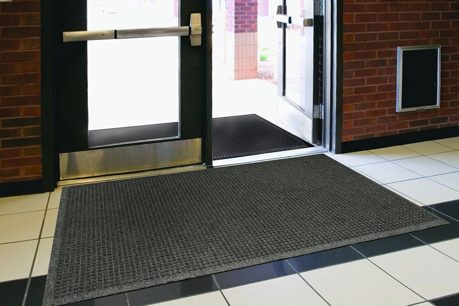 Guardian-EG030404 EcoGuard Indoor Wiper Floor Mat, Recycled Plastic and Rubber, 3' x 4', Charcoal