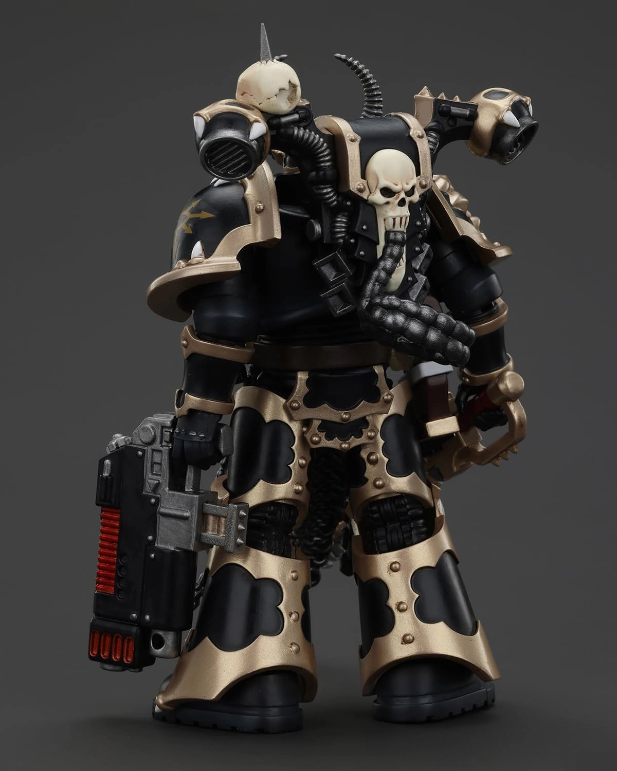 JoyToy Warhammer 40K Genuine License 1:18 Action Figure, Chaos Space Marines Black Legion Chosen with Combi-melta and Chainsword, 4.96 inch Collectible Action Figures Sets