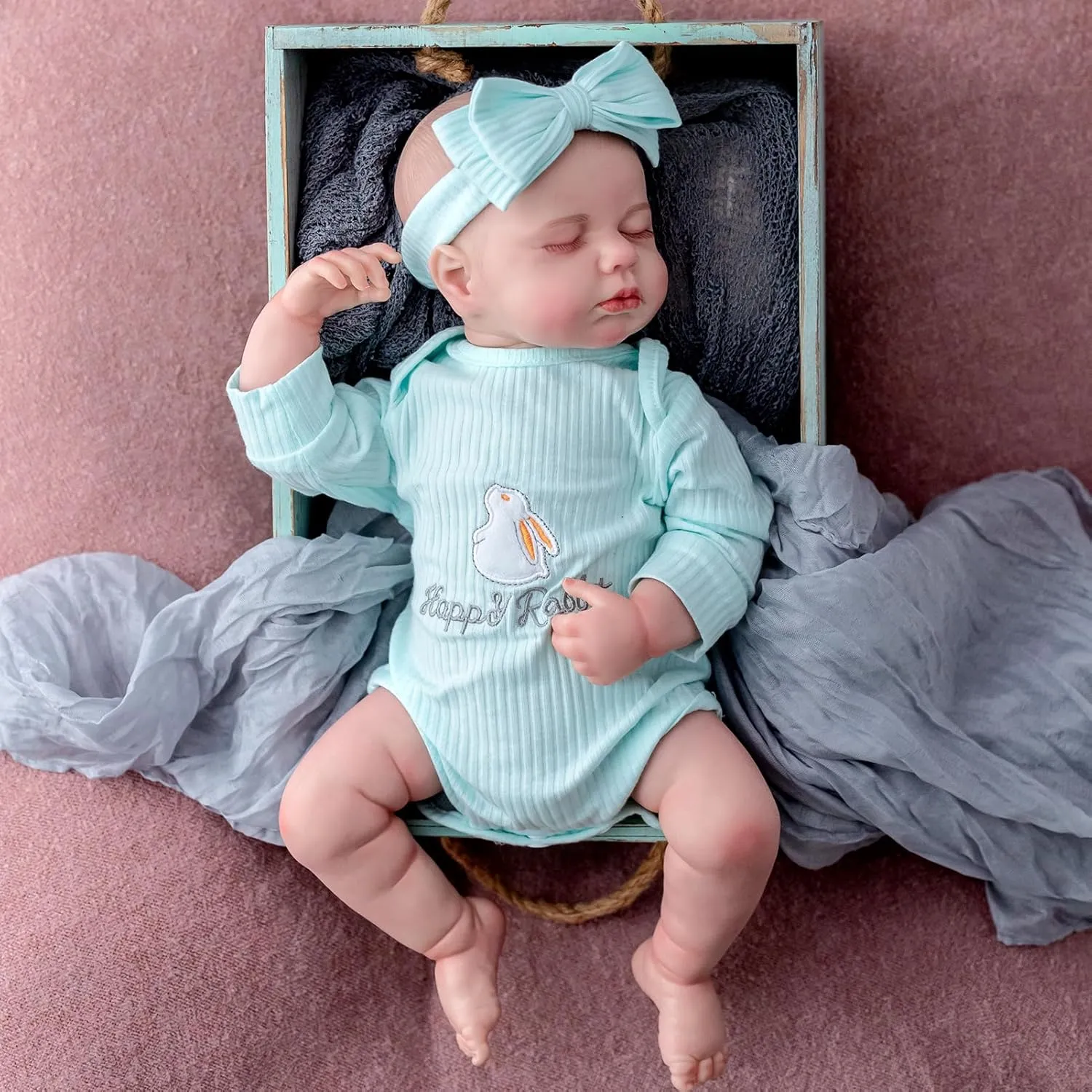 Lifelike Reborn Baby Girl Dolls, 18-inch Realistic Doll with Cloth Body Poseable Limbs, Newborn Real Life Baby Doll Toy for Age 3 
