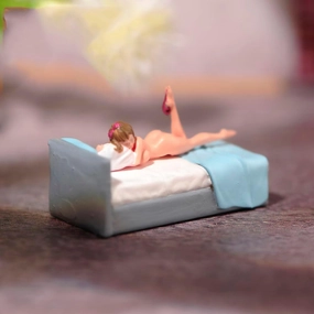 Miniatures 1/64 1/43 1/87 Scale Lying Beauty Woman in Bed Holding A Pillow Scene Props Action Figure Model for Cars Vehicles (Painted Blue, 1/43 Scale)