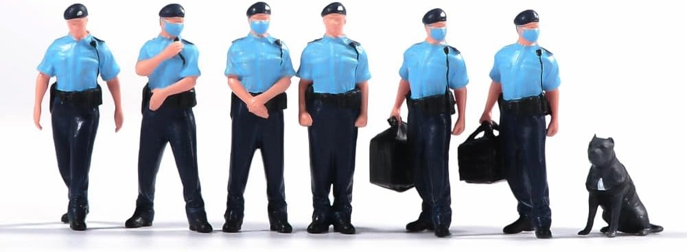 Painted Miniatures 1/18 1/24 1/64 1/43 1/87 Scale 6PCS Policeman Dog Scene Diorama Action Figure Tiny People Doll Unpainted Model for Car Vehicles (Painted, 1/43 Scale)
