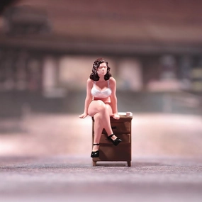 Painted Miniatures 1/18 1/24 1/64 1/43 1/87 Scale Agent Carter Sit On Cabinet Underwear Girl Scene Diorama Action Figure Tiny People Doll Unpainted Model For Car Vehicles (Painted, 1/24 Scale)