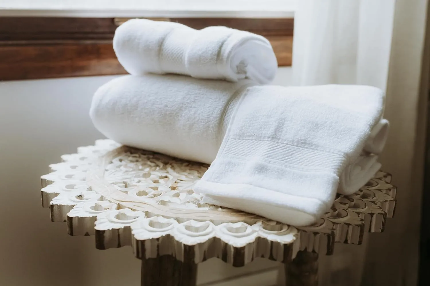 Peacock Alley Diamond 6 Piece Towel Set - Luxurious 100% Long-Staple Turkish Cotton - Soft, Absorbent & Fast Drying, White