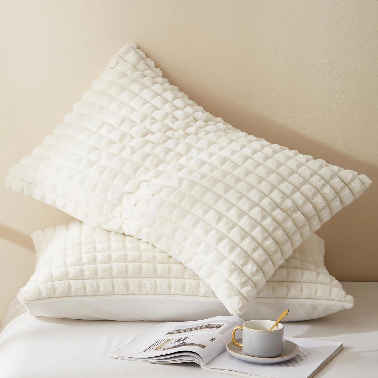 Plush Duvet Cover 220 x 240   2 Pillowcases 65 x 65 cm, Beige, Shaggy Furry Faux Fur Bedding Set for Double Adults, Fuzzy Flannel Bed Linen with Zip, Warm Winter