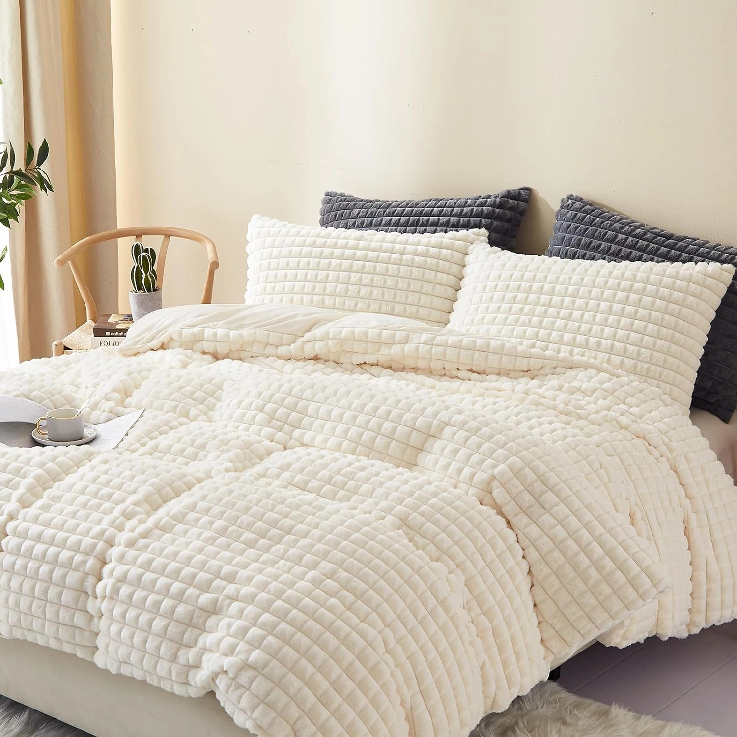 Plush Duvet Cover 220 x 240   2 Pillowcases 65 x 65 cm, Beige, Shaggy Furry Faux Fur Bedding Set for Double Adults, Fuzzy Flannel Bed Linen with Zip, Warm Winter
