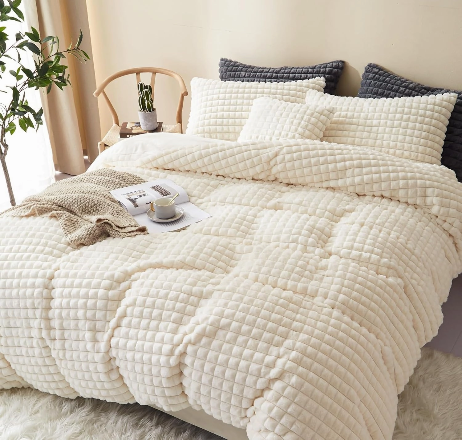 Plush Duvet Cover 220 x 240   2 Pillowcases 65 x 65 cm, Beige, Shaggy Furry Faux Fur Bedding Set for Double Adults, Fuzzy Flannel Bed Linen with Zip, Warm Winter