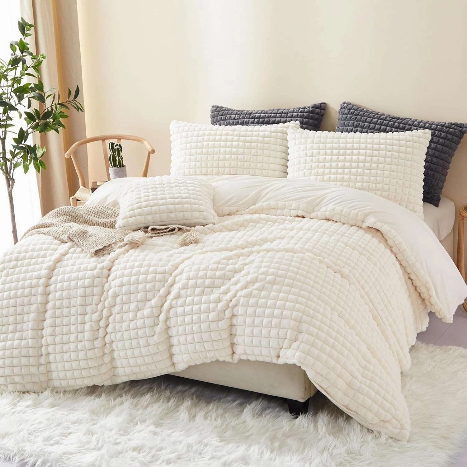Plush Duvet Cover 220 x 240   2 Pillowcases 65 x 65 cm, Beige, Shaggy Furry Faux Fur Bedding Set for Double Adults, Fuzzy Flannel Bed Linen with Zip, Warm Winter