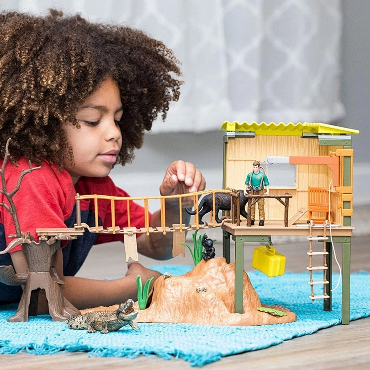 Schleich Wild Safari Ranger Adventure Station - Wildlife Action Playset with Alligator, Panther, Safari Base, Guide Figurine, and More, Gift for Boys and Girls Ages 3 