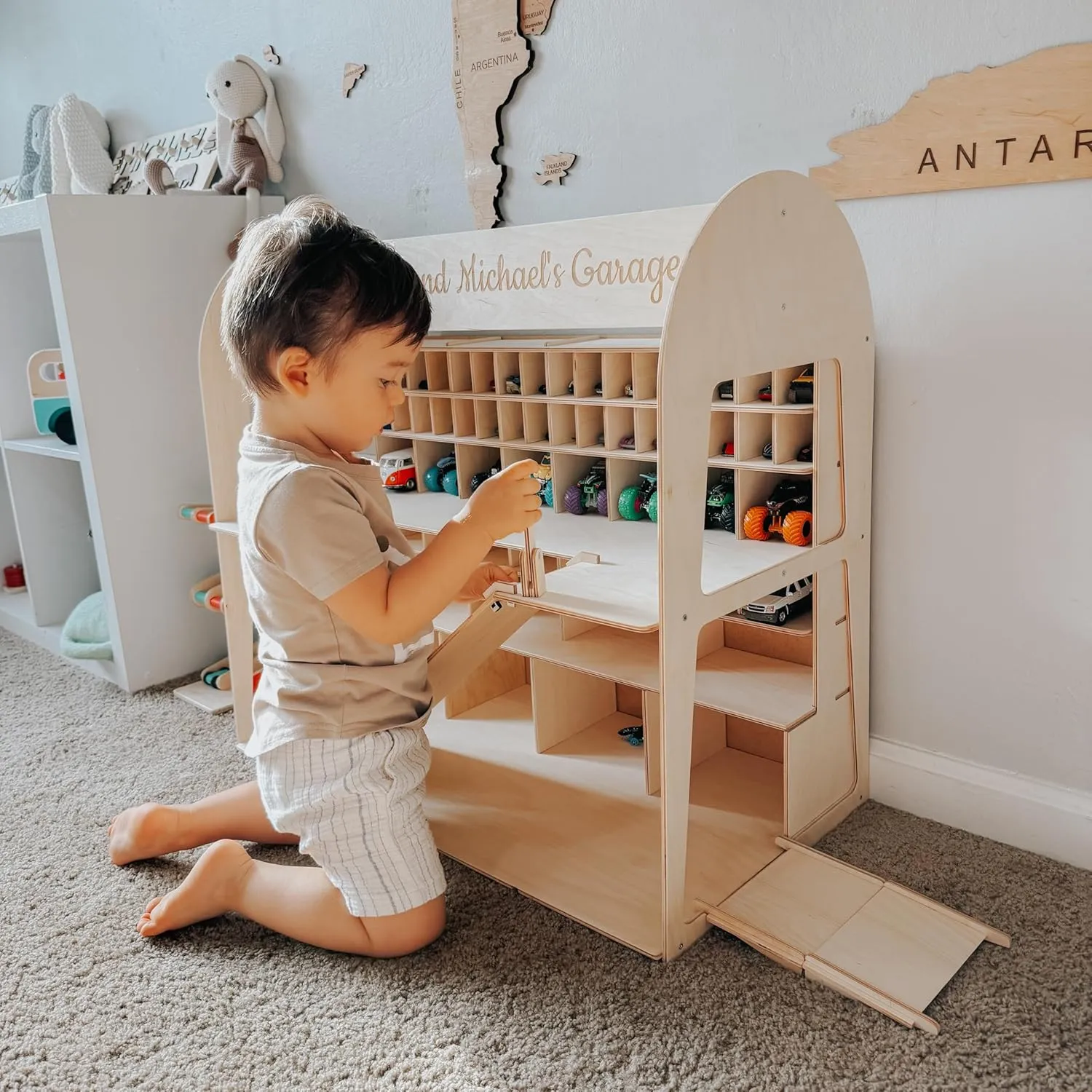 Toy Parking Garage with Elevator Wooden Toy Car Storage Hot Wheels Car Compatible Gift for Toddlers 1-4 Years Old Organizer Case Shelf for Mini Toy Cars (Big, Natural)