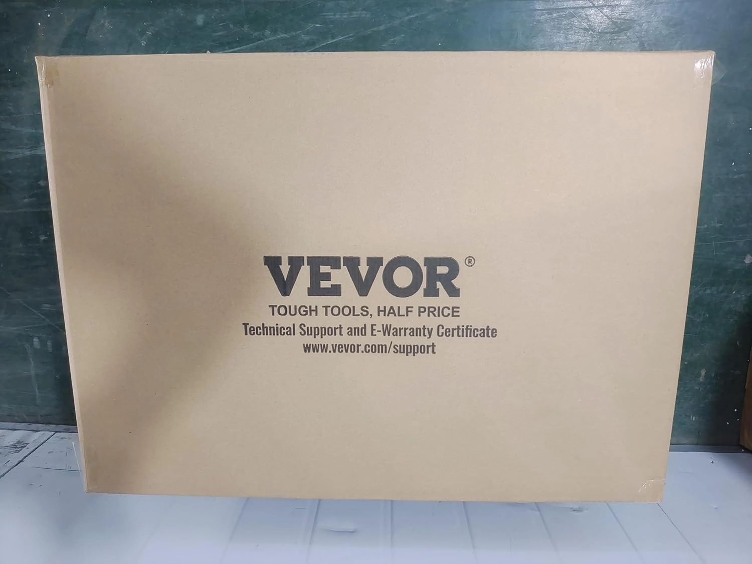 VEVOR Electric Concrete Saw, 14 in Circular Saw Cutter with 5 in Cutting Depth, Wet/Dry Disk Saw Cutter Includes Water Line, Pump and Blade, for Stone, Brick, Porcelain, Concrete, 2600W/15A Motor