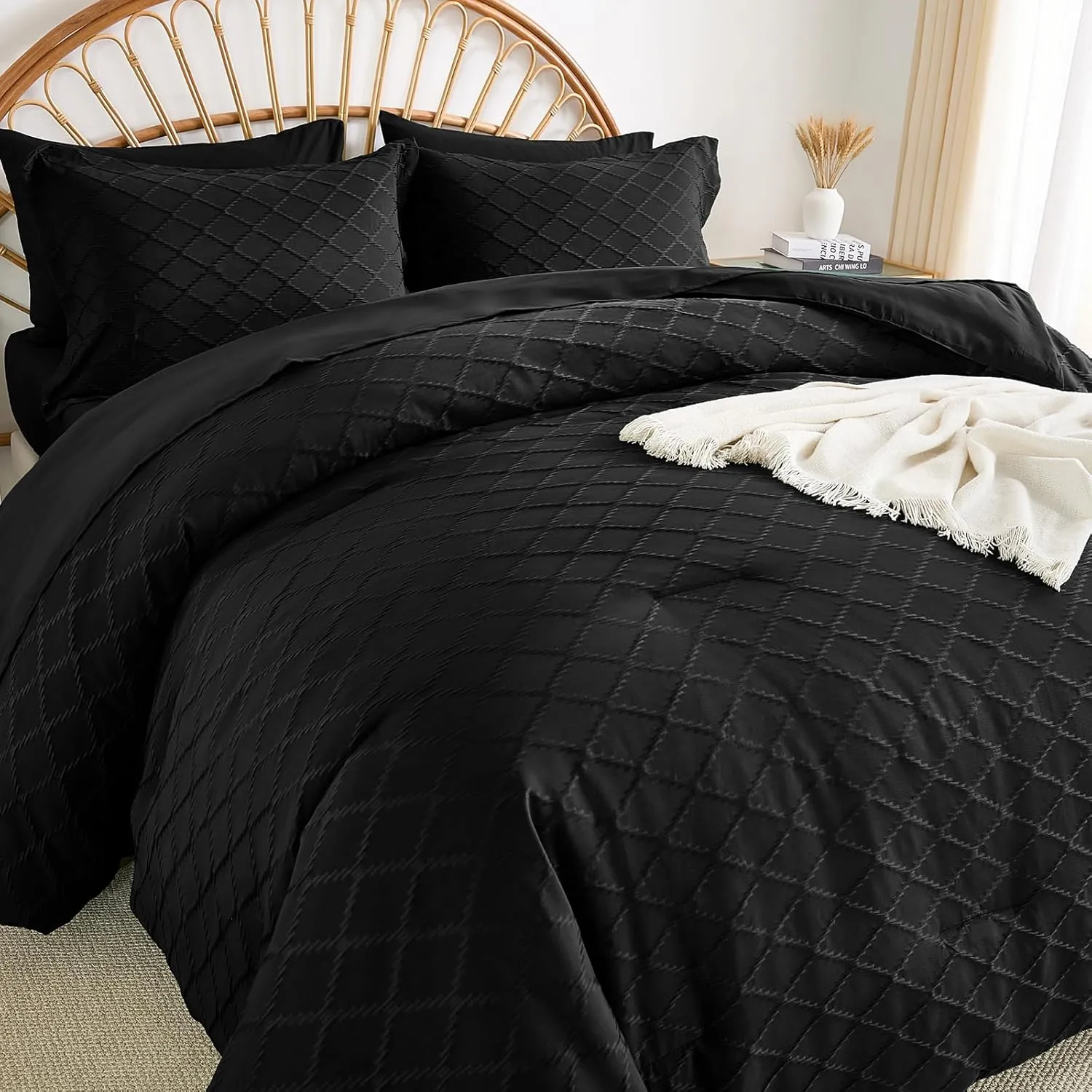 Yiran Black Comforter Set King Size, Jacquard Tufted 7 Piece Bed in a Bag, Textured Spring Summer Soft Microfiber Chic Complete Bedding Set with Sheets for All Season