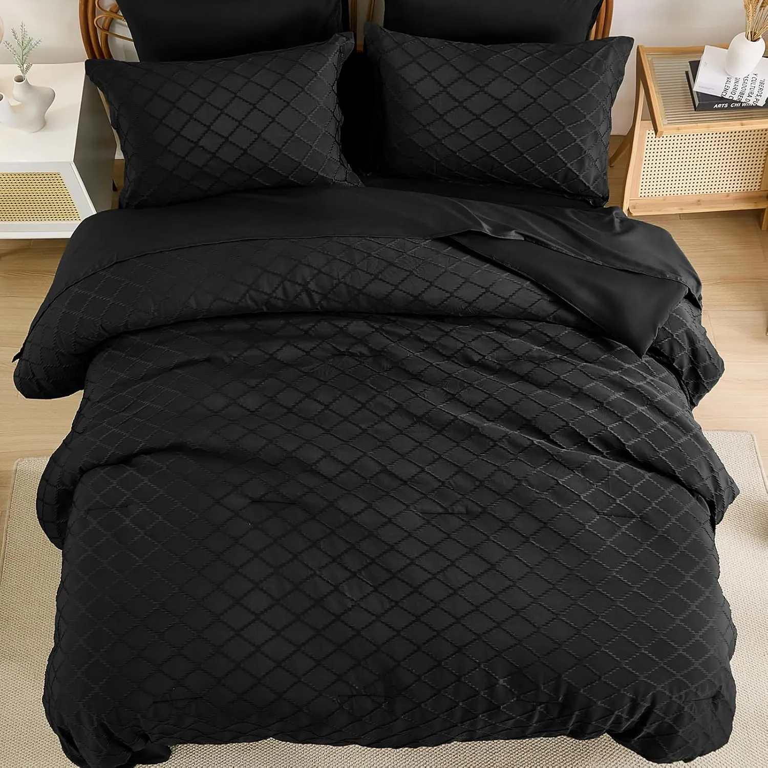 Yiran Black Comforter Set King Size, Jacquard Tufted 7 Piece Bed in a Bag, Textured Spring Summer Soft Microfiber Chic Complete Bedding Set with Sheets for All Season